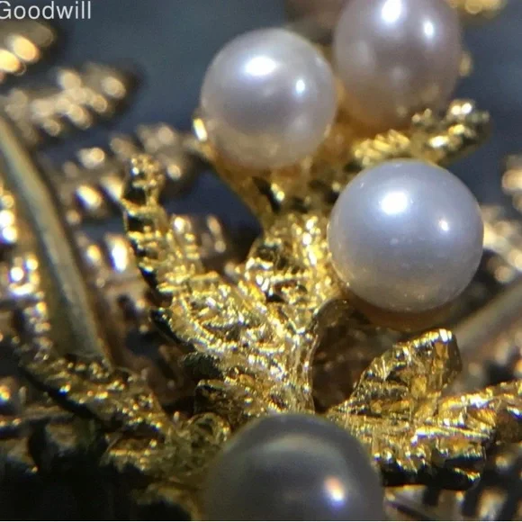 9 K 6.7 grams, Solid gold, antique fern brooch with 5 pearl accents - Picture 3 of 7